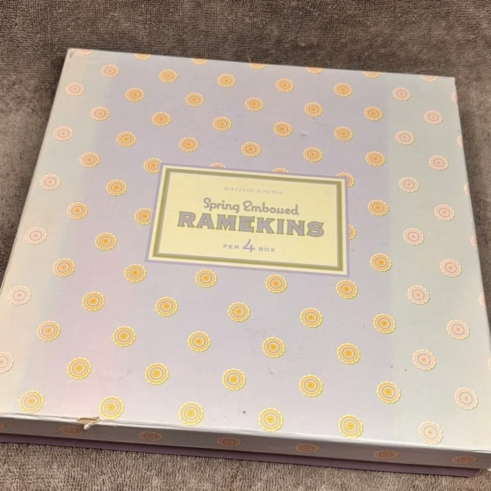 Vtg Williams Sonoma Set of 4 Easter Egg Ceramic Ramekins Pastel Baking Dishes